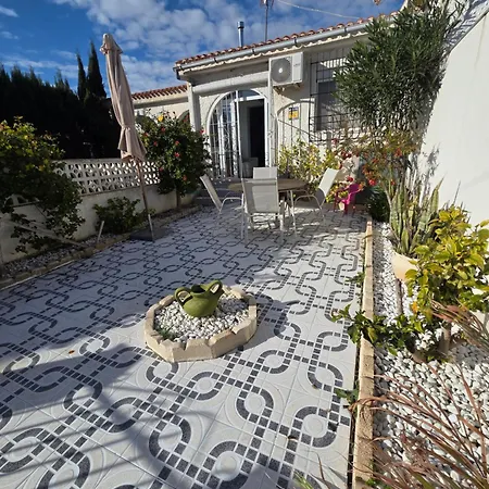 Holiday Apartments Apartamento Torrevieja